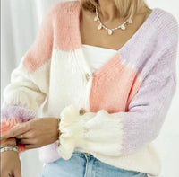 Bunte Strickjacke mit Rüschenärmeln | Peach
