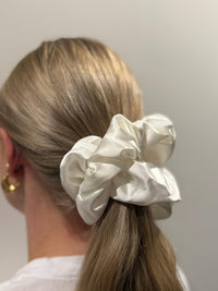 Satin Scrunchie XXL | Weiß