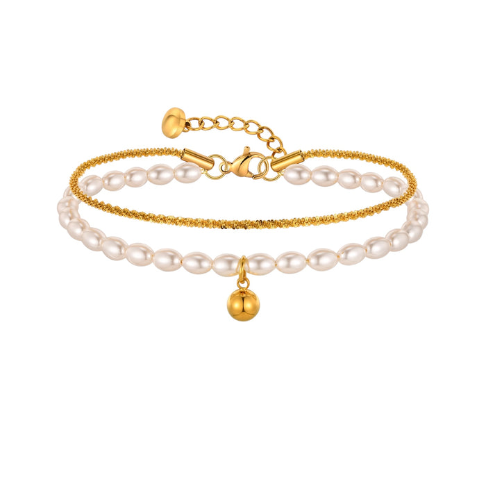 Perlenarmband mit goldenem Kugelanhänger
