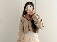 Strickjacke mit Lederschleifen | Taupe