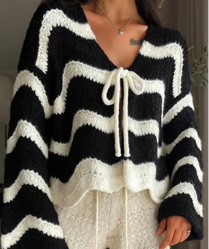 Strick-Cardigan mit Streifenmuster und Schleifenbund – Schwarz