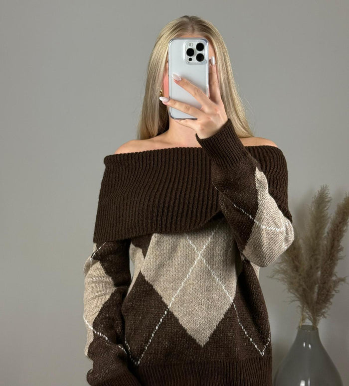Vorbestellung - Off-Shoulder Argyle Strickpullover | Braun