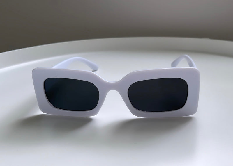 Rechteckige Sonnenbrille in weiß