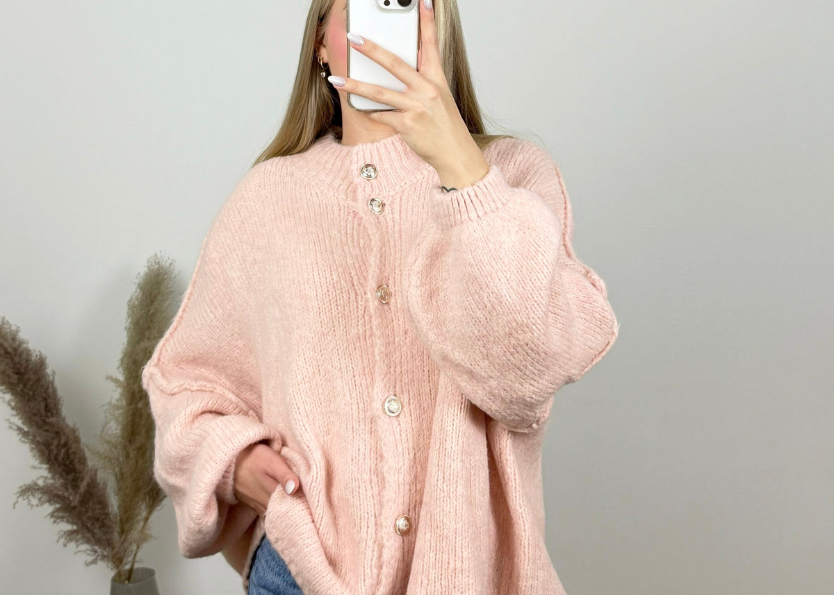 Lange Oversize Strickjacke mit Knöpfen | Aprikose/ Rosa