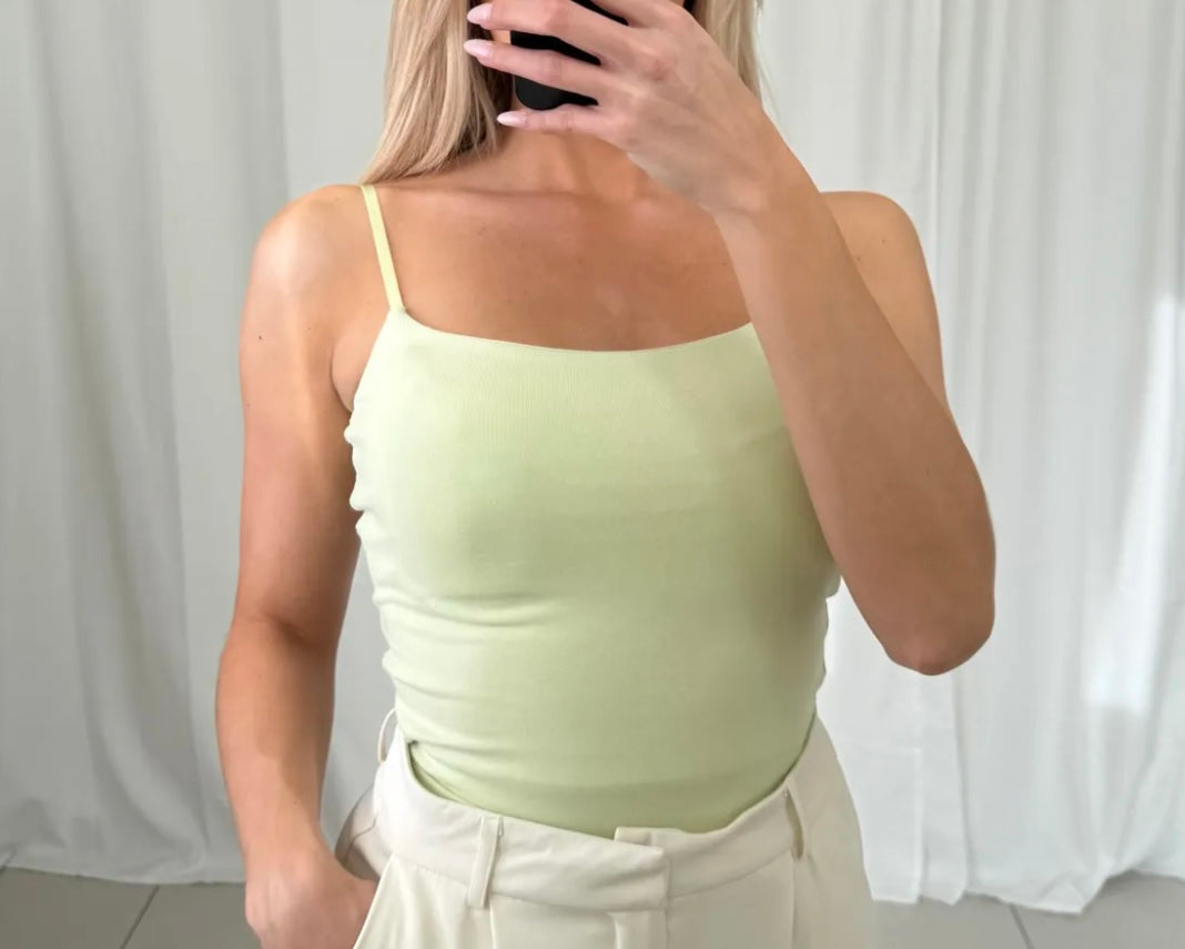 Basic Stretch Spaghettiträger Top  | Grün
