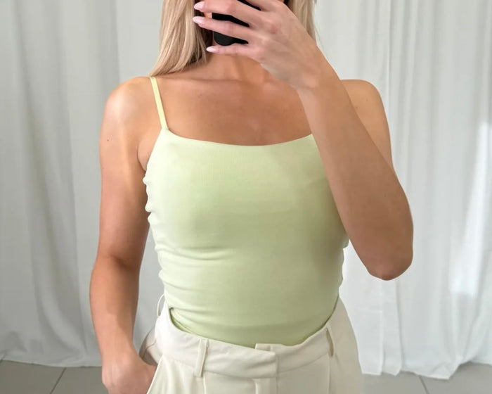 Basic Stretch Spaghettiträger Top  | Grün