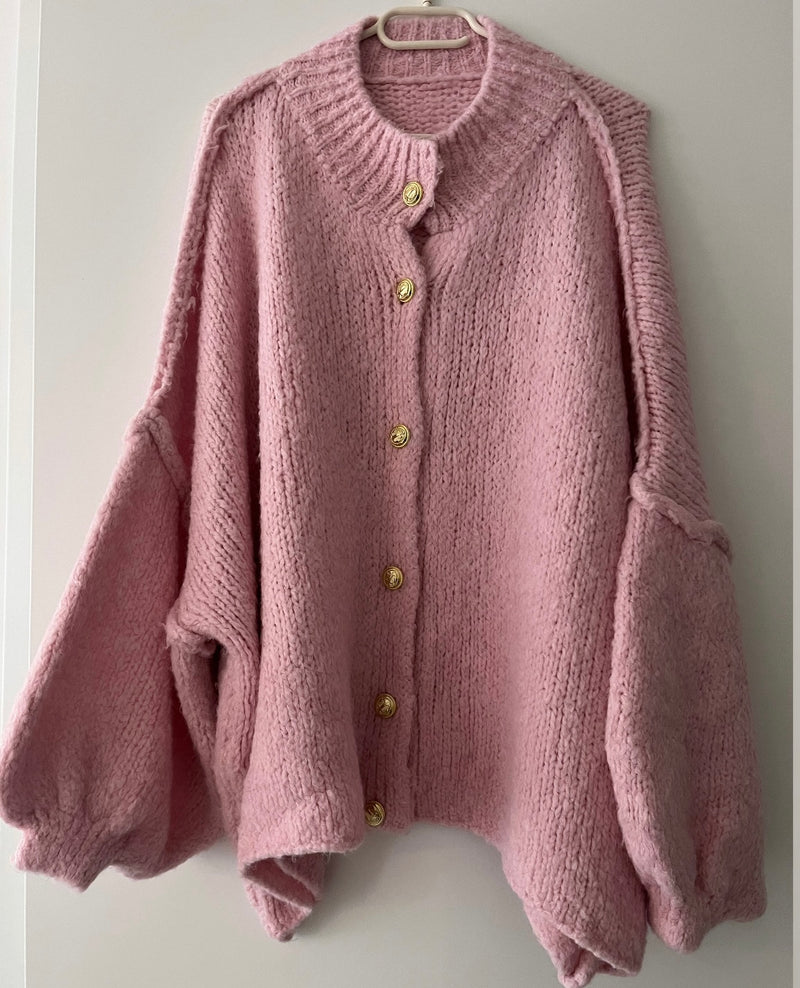 Oversize Cardigan mit goldenen Knöpfen