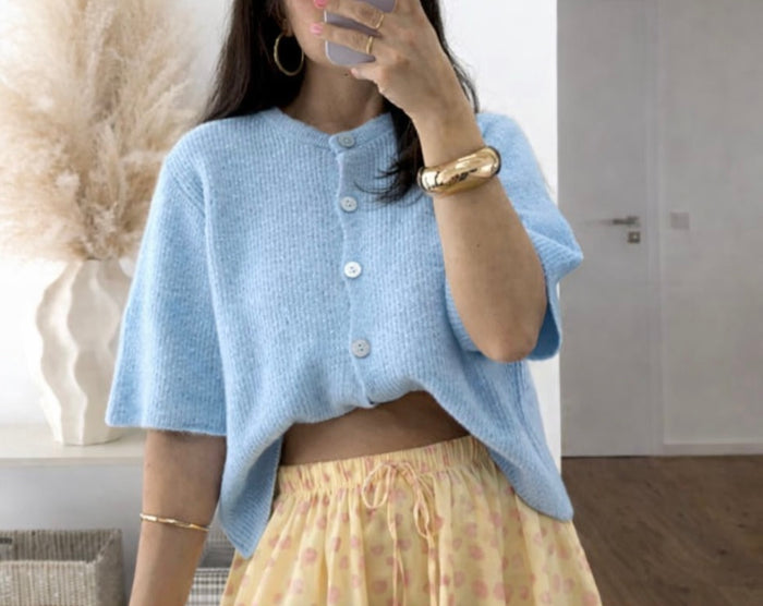 Vorbestellung | Kurzarm Cardigan  – Strickjacke mit Knöpfen | Blau