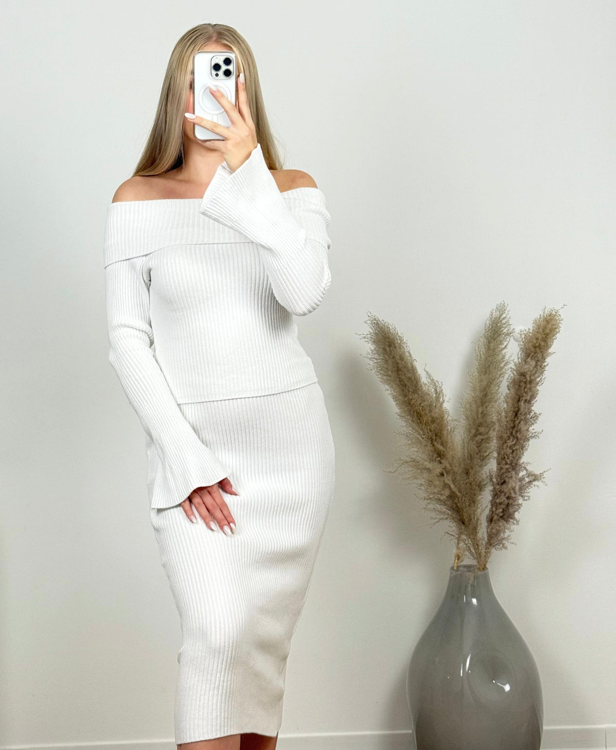 Strickset mit Offshoulder Pullover & Rock | Weiß