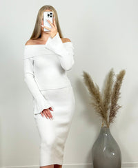 Strickset mit Offshoulder Pullover & Rock | Weiß