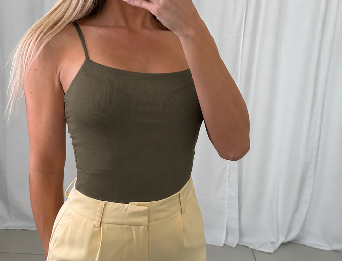 Basic Stretch Spaghettiträger Top  | Khaki