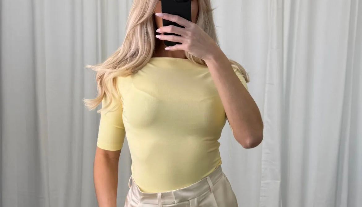 Basic Stretch Shirt – Figurbetontes Kurzarm Top | Gelb