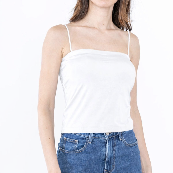 Spaghettiträger Top mit integriertem BH – Basic Top mit Stretch – Weiß