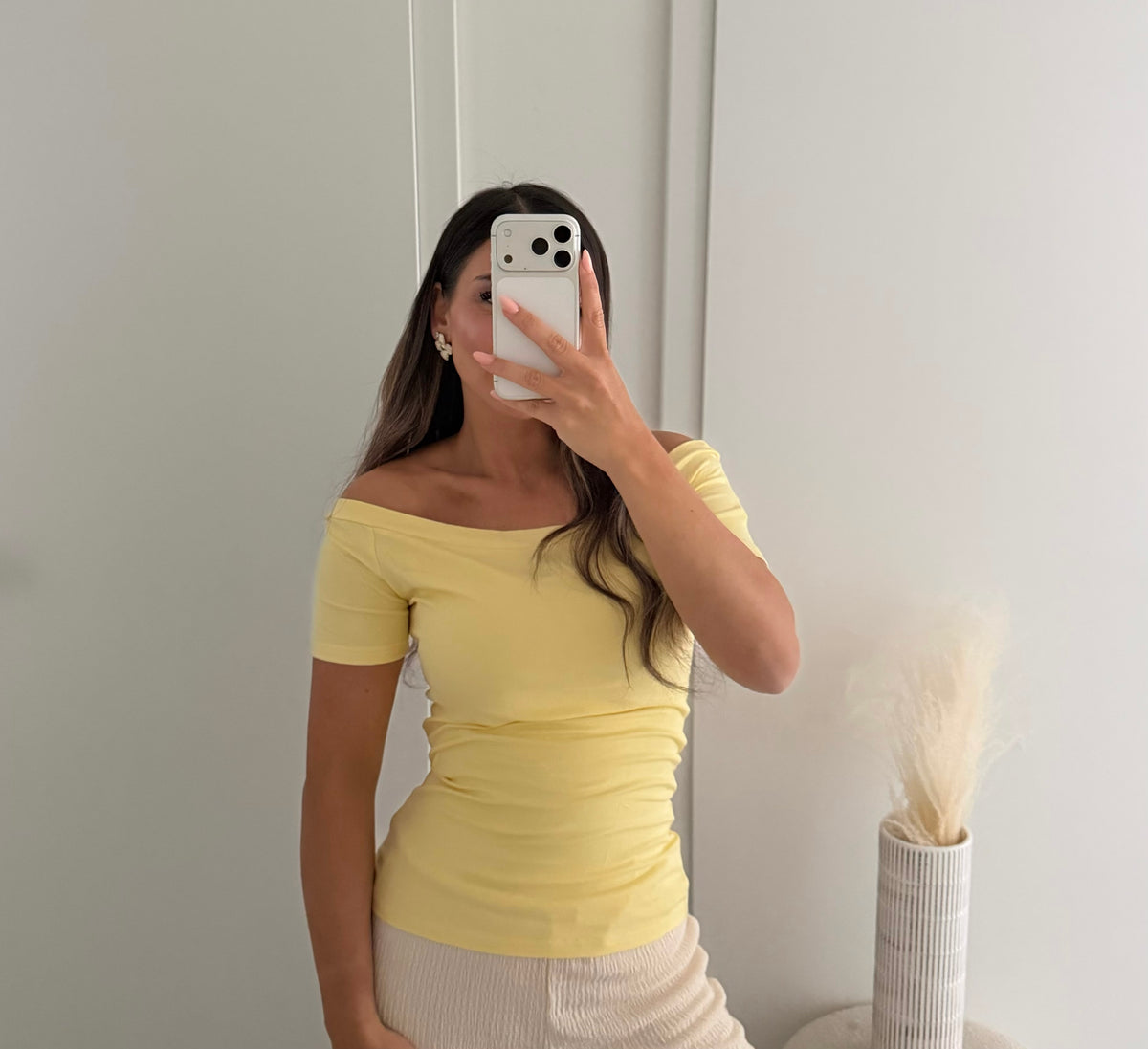 Basic Stretch schulterfreies Shirt – Figurbetontes T-Shirt | Gelb