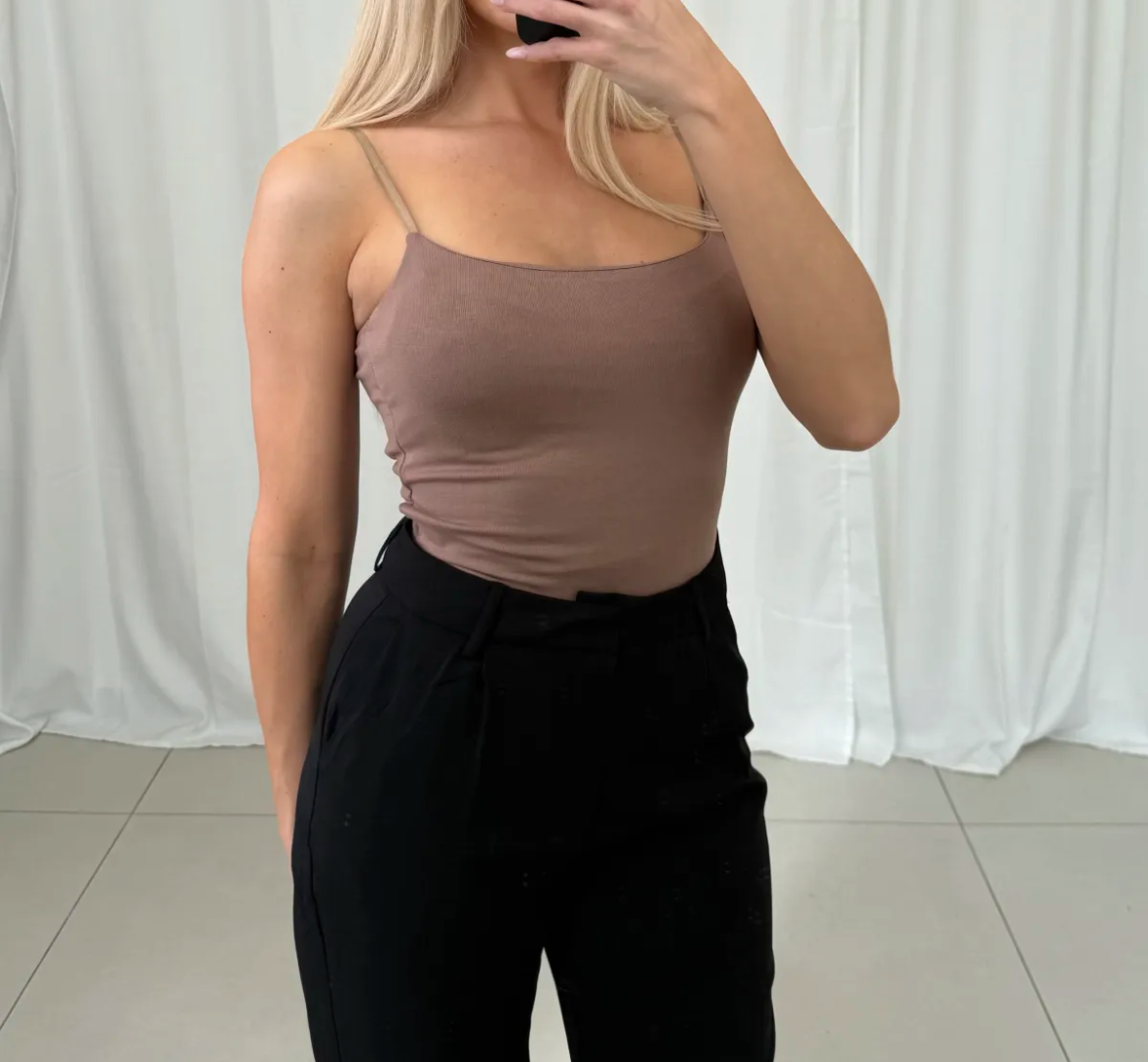 Basic Stretch Spaghettiträger Top  | Braun