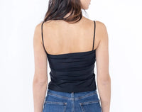 Spaghettiträger Top mit integriertem BH – Basic Top mit Stretch – Schwarz