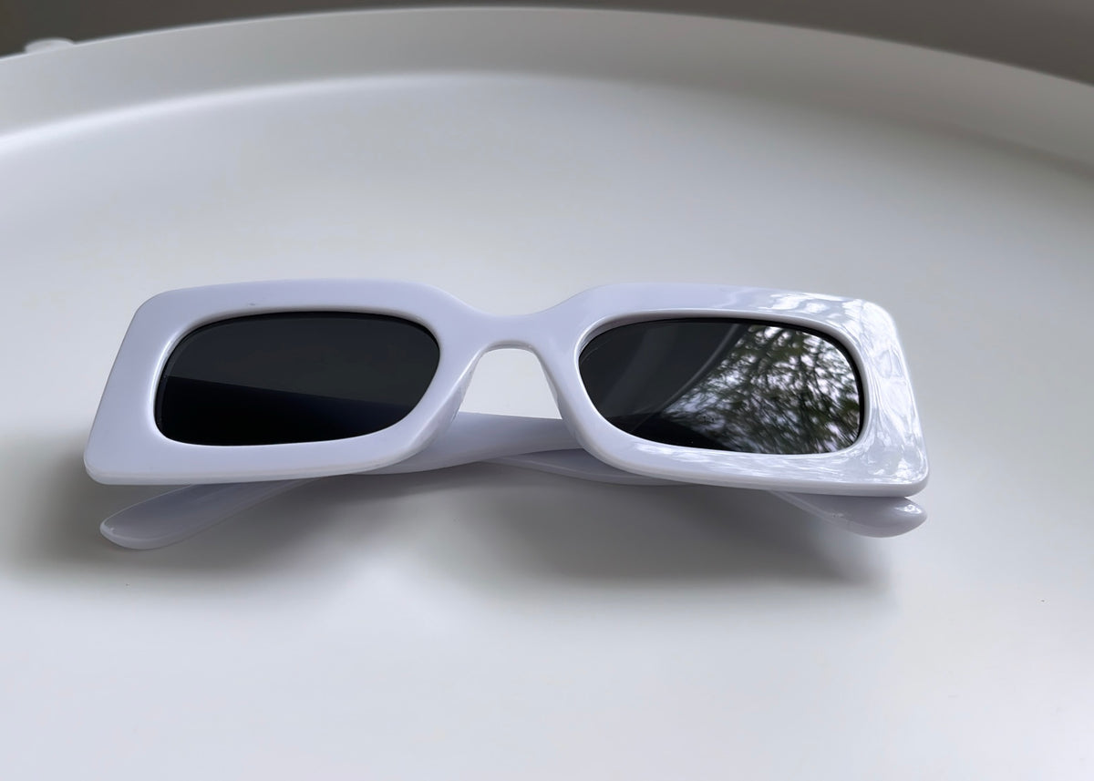 Rechteckige Sonnenbrille in weiß