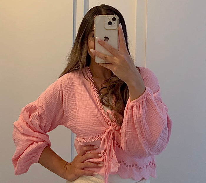 Spitzenbluse mit Rüschen | Rosa