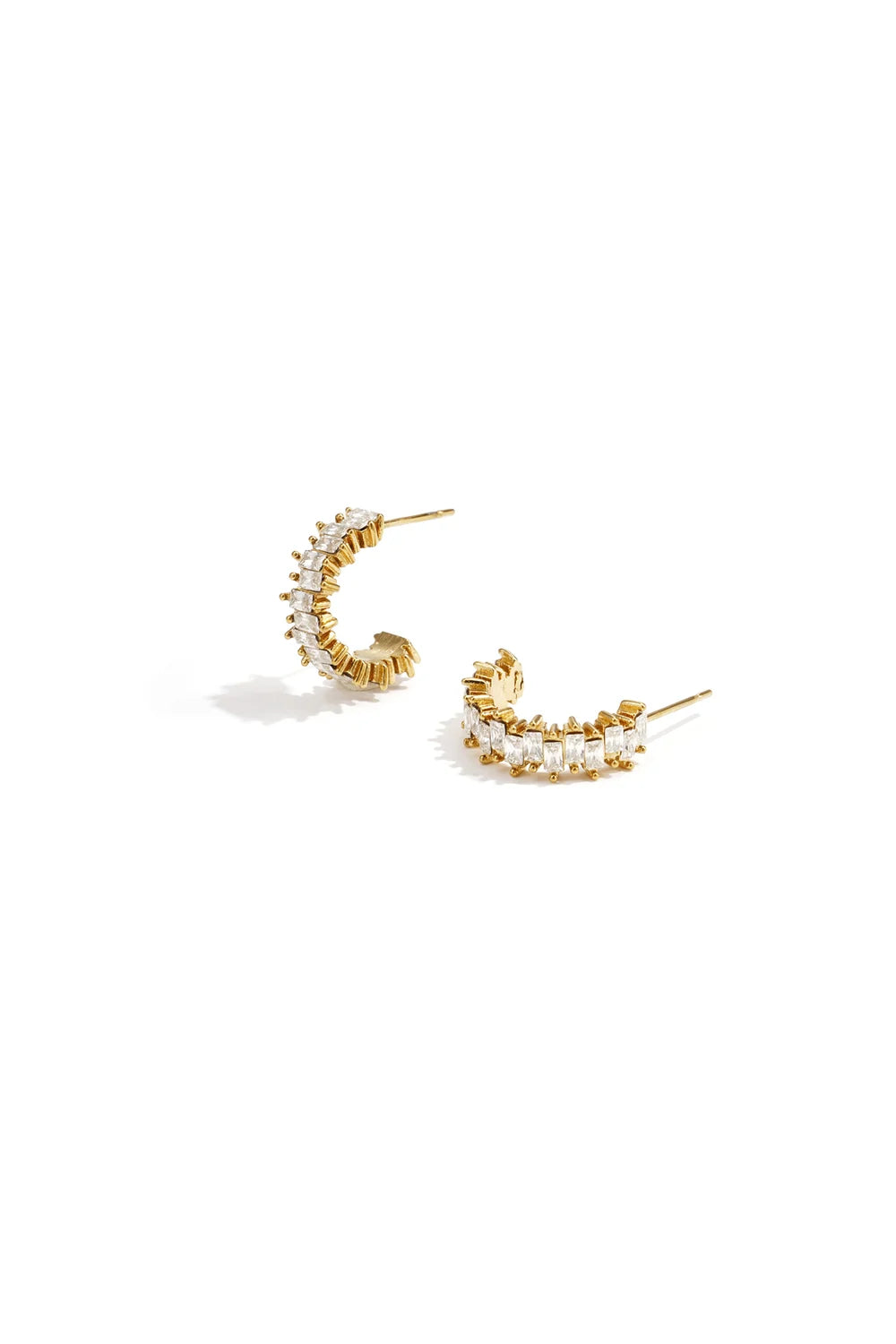 Glitzer Creolen aus Edelstahl – Elegante Strass Ohrringe Gold