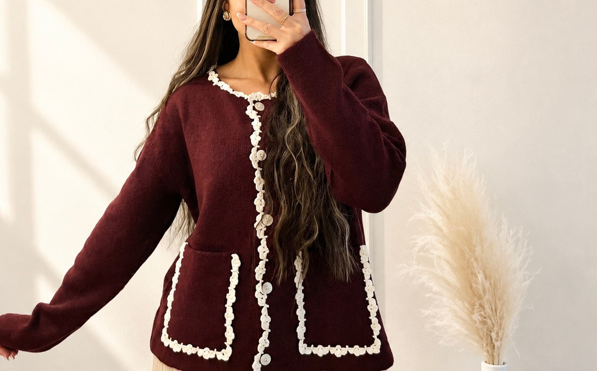 Strickjacke mit Kontrastborte & Knopfleiste – Oversize Cardigan mit Taschen  | Bordeaux