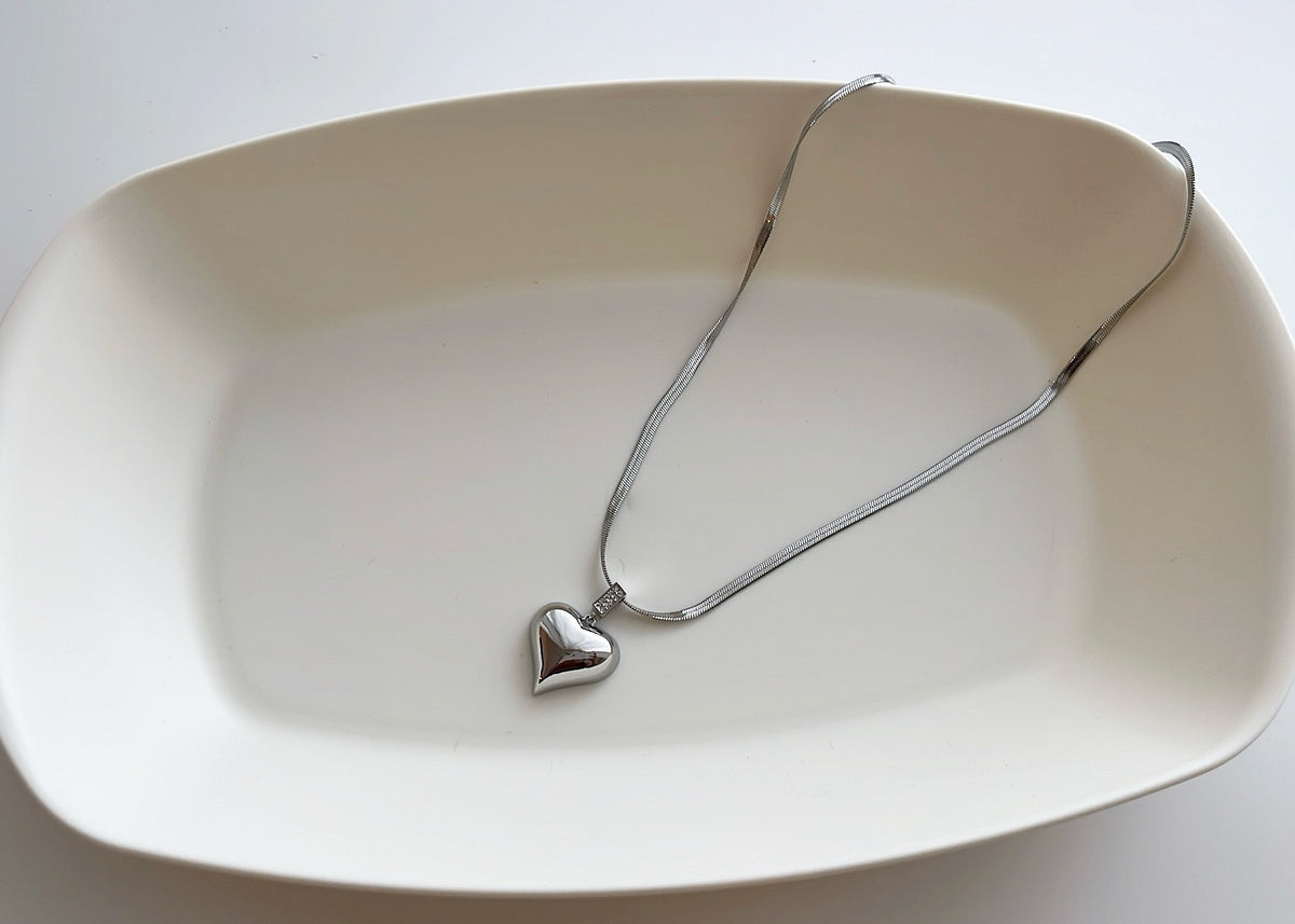„Lovestory“ Halskette mit Herzanhänger