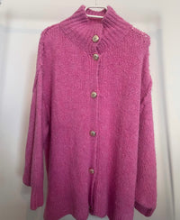 Oversize Cardigan mit goldenen Knöpfen