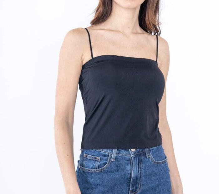 Spaghettiträger Top mit integriertem BH – Basic Top mit Stretch – Schwarz