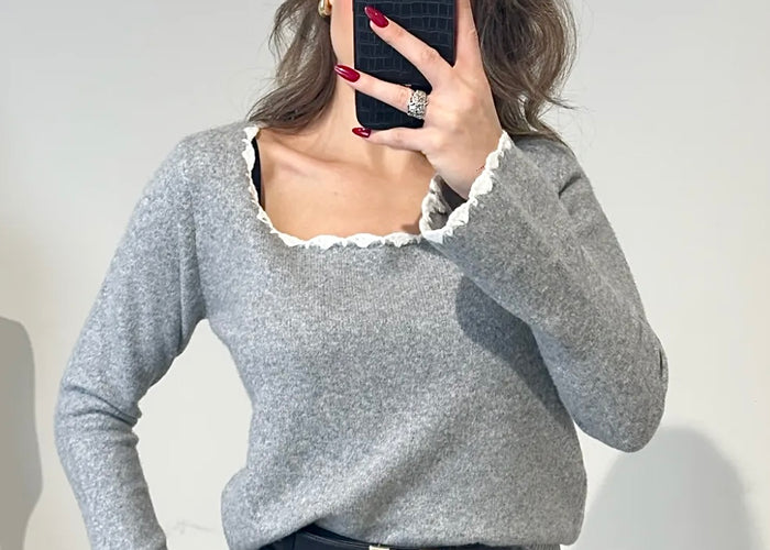 Pullover mit Rüschen-Detail – eckiger Ausschnitt | Grau