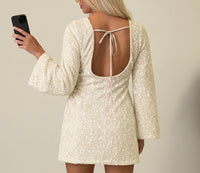 Pailletten-Minikleid mit Rückenausschnitt – Langarm – Creme