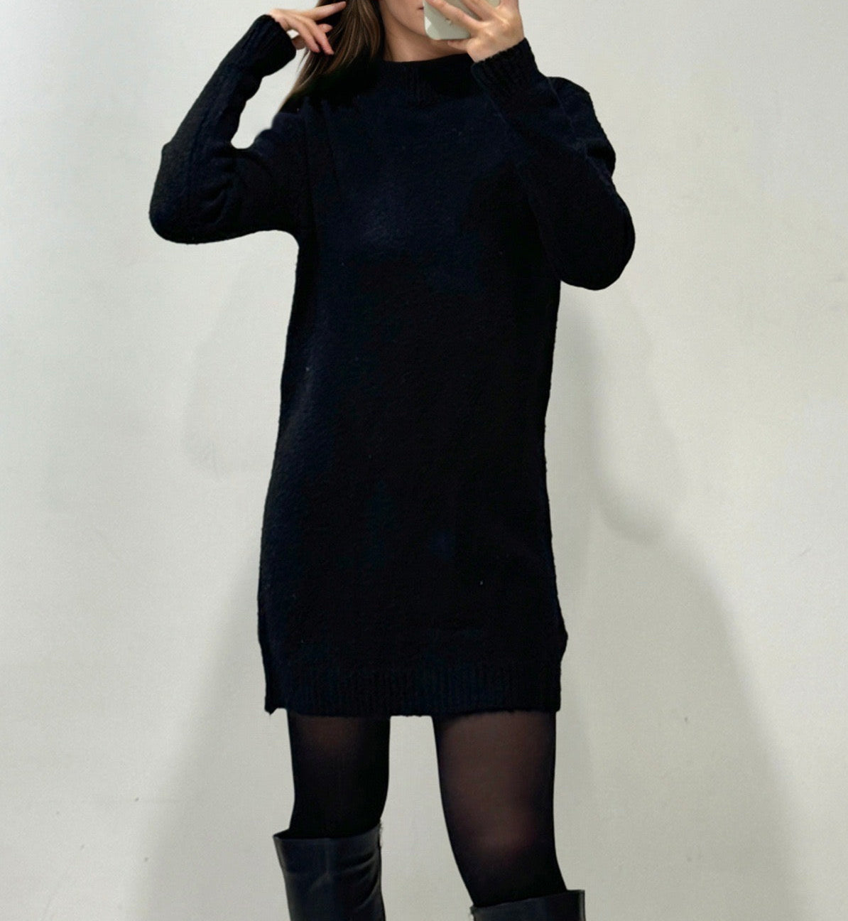 Feinstrickkleid mit Stehkragen – Schwarz