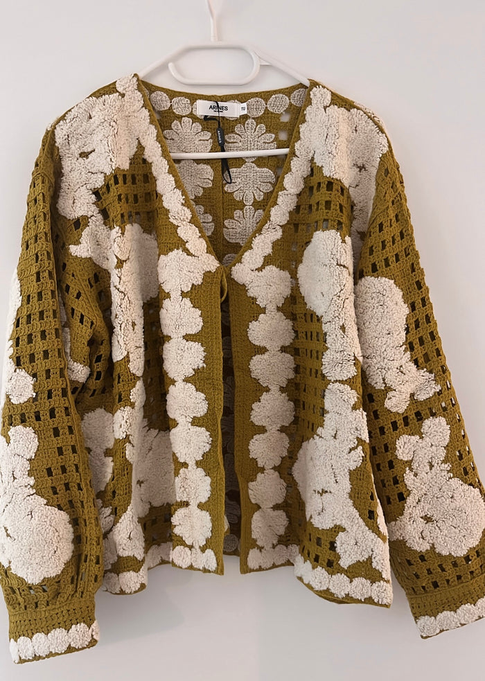 Häkel-Cardigan mit Blumenmuster | Senfgelb