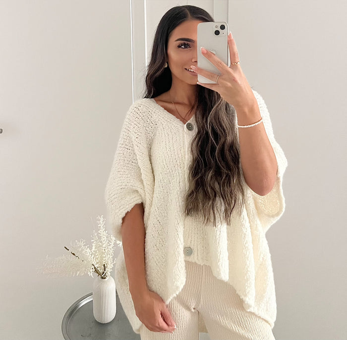 Kuschelige Kurzarm Strickjacke - Oversize | Weiß