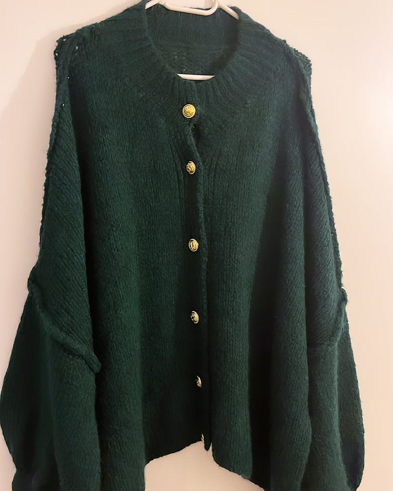 Oversize Cardigan mit goldenen Knöpfen