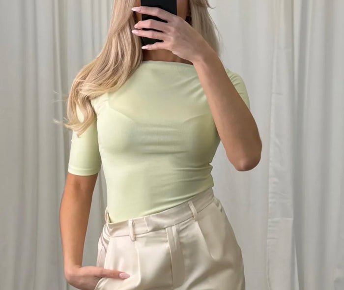 Basic Stretch Shirt – Figurbetontes Kurzarm Top | Grün