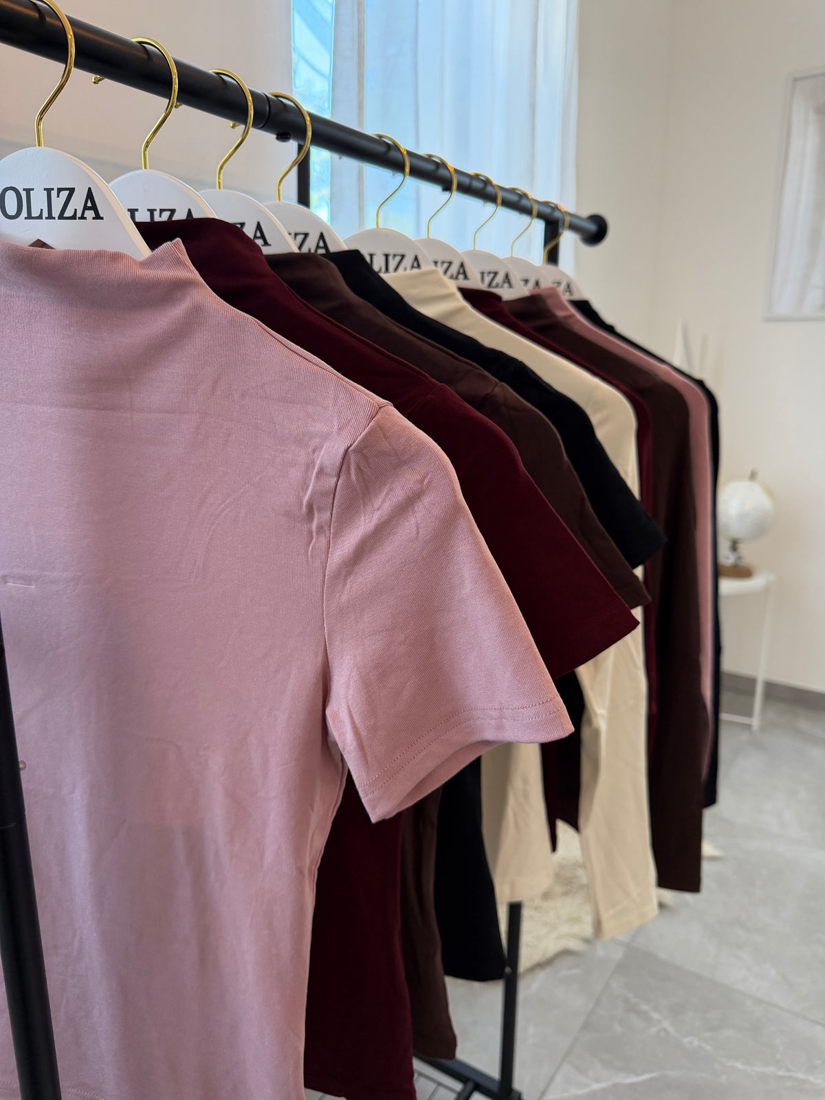 Basic Stretch  – T-Shirt mit Rollkragen | Verschiedene Farben