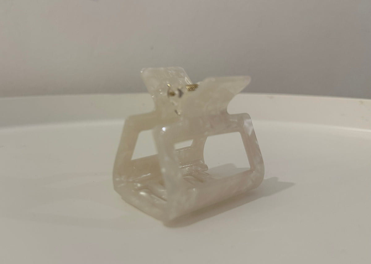 Square Haarklammer | Milky Glow