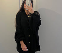 Oversize Cardigan mit goldenen Knöpfen