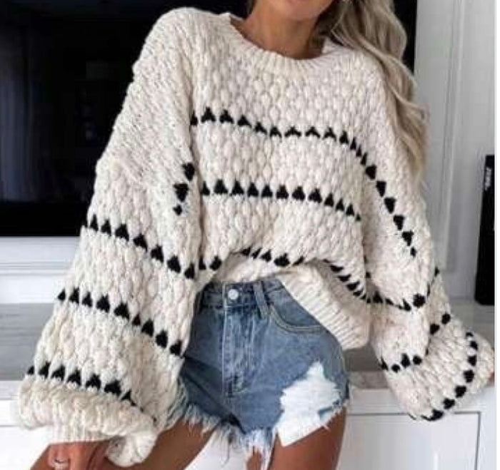 Oversize-Strickpullover – mit Streifenmuster | Weiß/ Schwarz