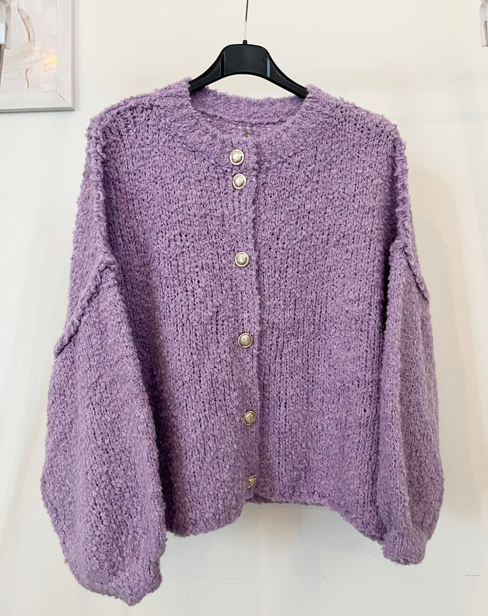 Kuschelige Oversize Strickjacke mit Knöpfen | Flieder
