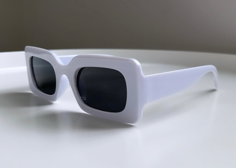 Rechteckige Sonnenbrille in weiß