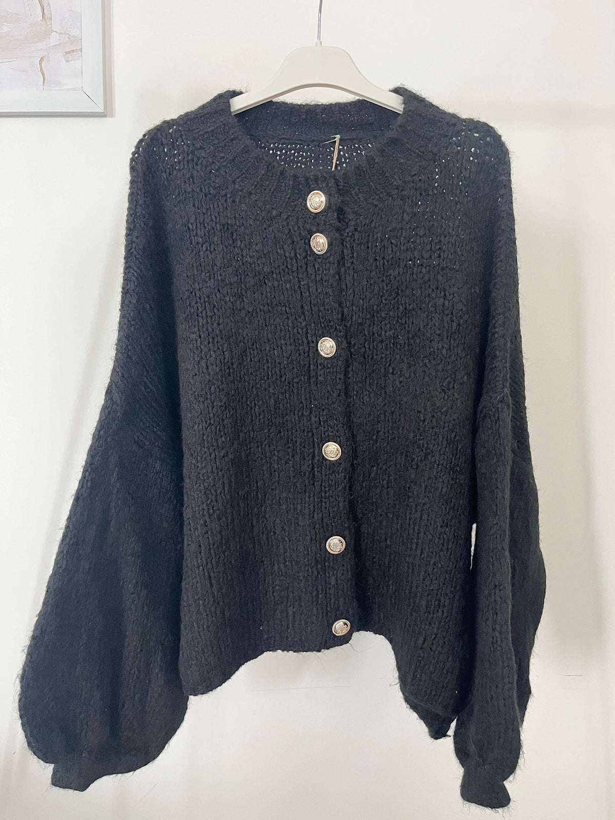 Kurze Oversize Strickjacke mit Knöpfen | Schwarz