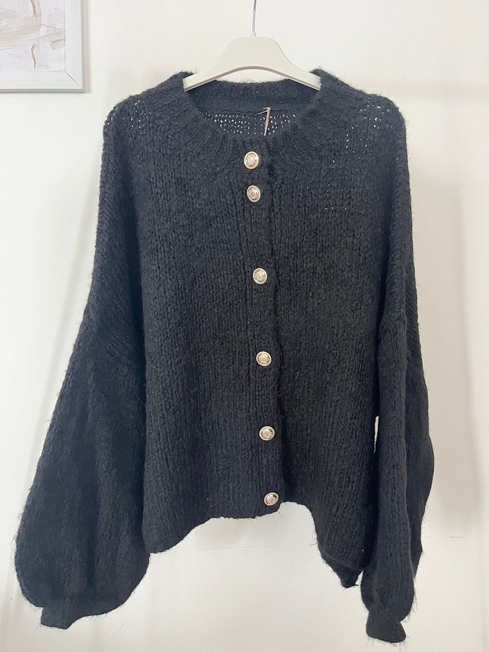 Kurze Oversize Strickjacke mit Knöpfen | Schwarz
