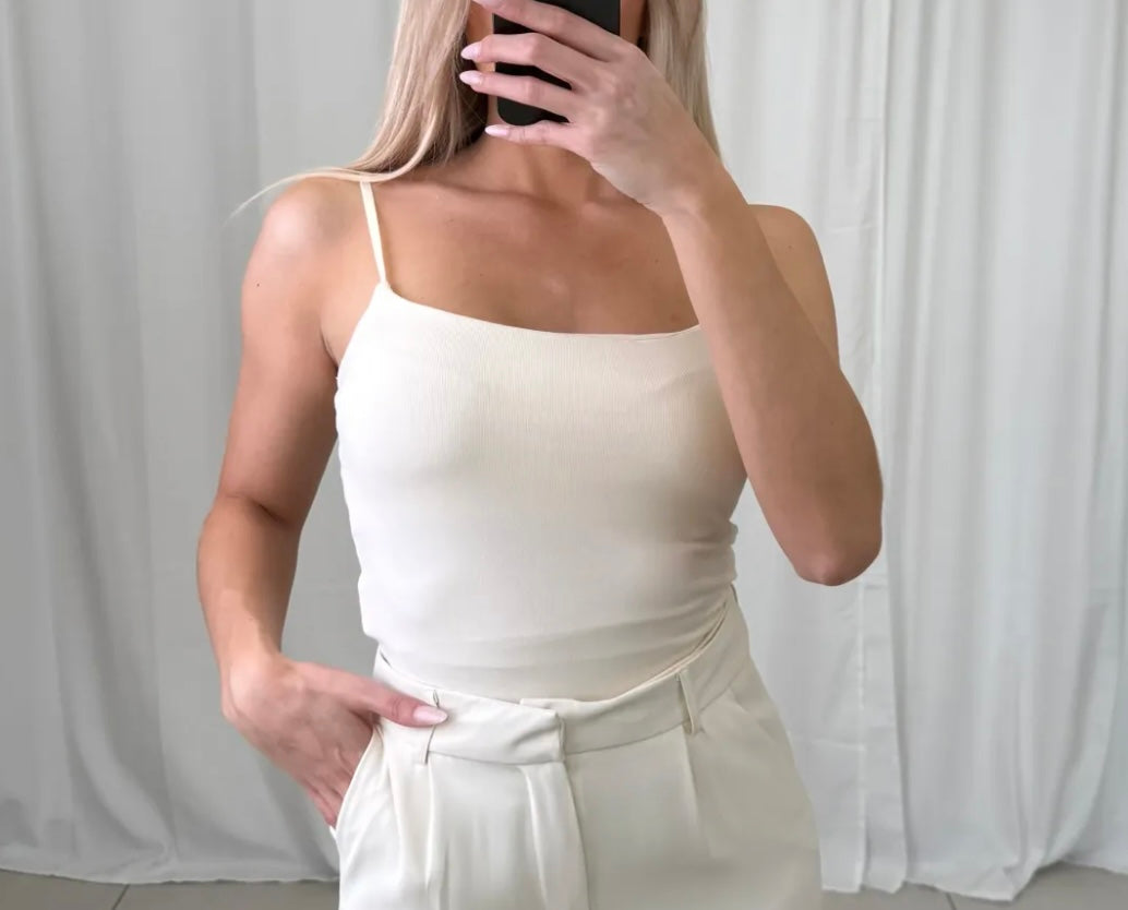 Basic Stretch Spaghettiträger Top  | Creme