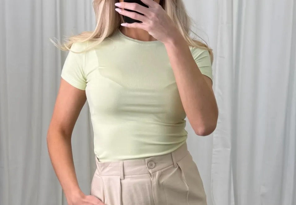 Basic Stretch Shirt – Figurbetontes T-Shirt | Grün