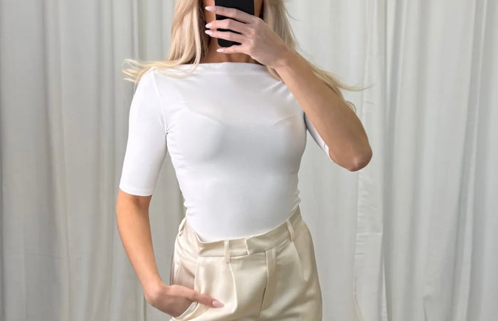 Basic Stretch Shirt – Figurbetontes Kurzarm Top | Weiß