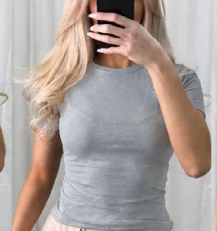 Basic Stretch Shirt – Figurbetontes T-Shirt | Grau