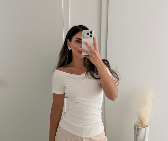 Basic Stretch schulterfreies Shirt – Figurbetontes T-Shirt | Weiß