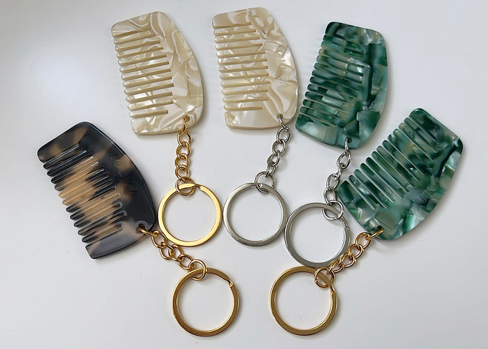 Mini Kammanhänger aus Acetat | Ivory