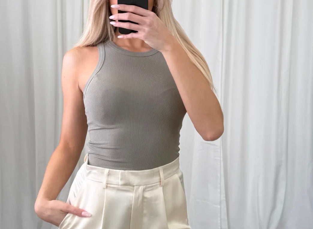 Ribbed Top Damen – Ärmelloses Basic Top | Khaki