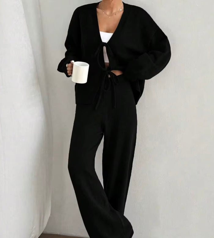 VORBESTELLUNG | Strick - Zweiteiler mit Bindecardigan & Hose | Schwarz